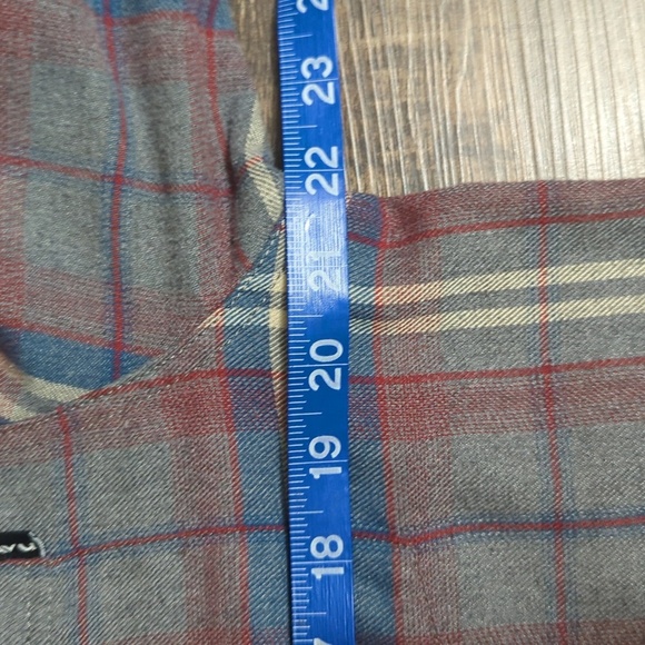 KAVU plaid Button Down Flannel Long Sleeve Size Large in Red/Gray - Picture 5 of 7
